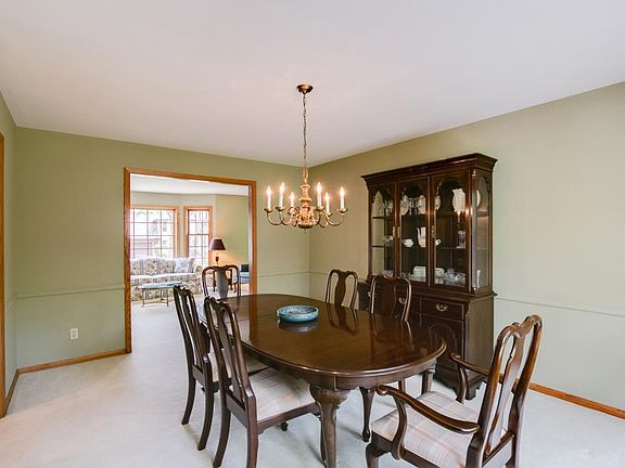 4th image of 3015 Holly Ln N