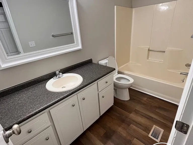 912 Pineland Ave #26 — Photo 5