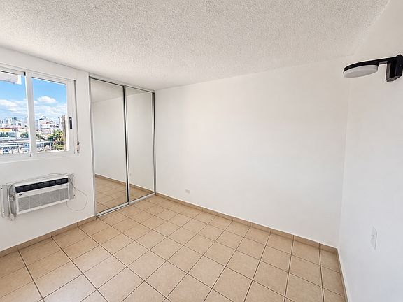 3rd image of 1050 Las Palmas Ave #411