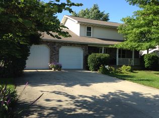 18 Chad Ave, Sullivan, IL 61951