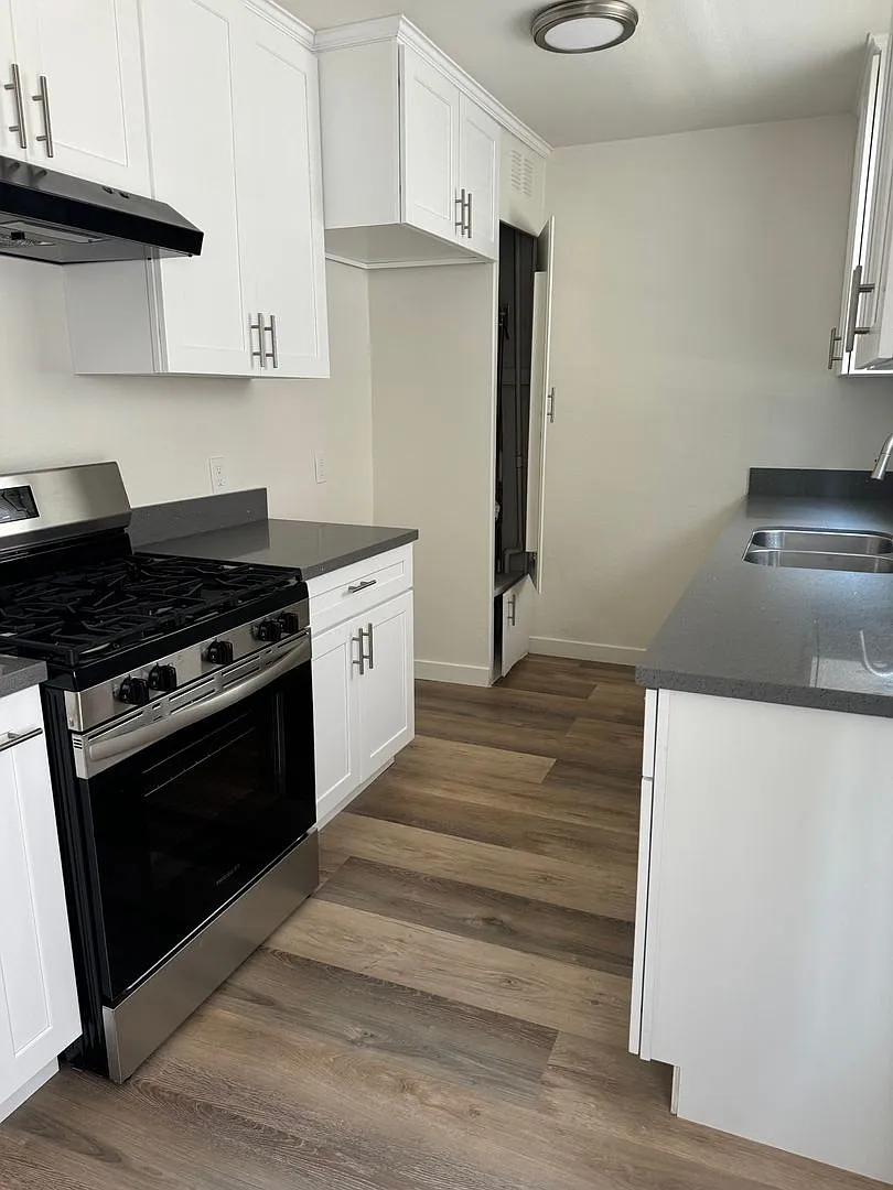 Blythe Apartments — Photo 4