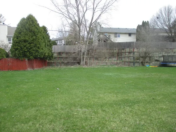 363 Creekside Ln, Antioch, IL 60002