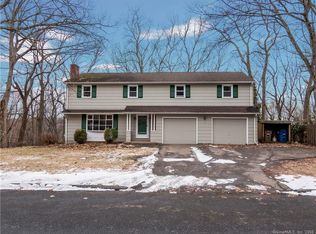 12 Knollwood Dr, Vernon, CT 06066