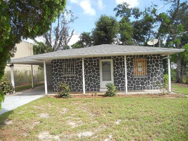 1st image of 702 S Castle Ct