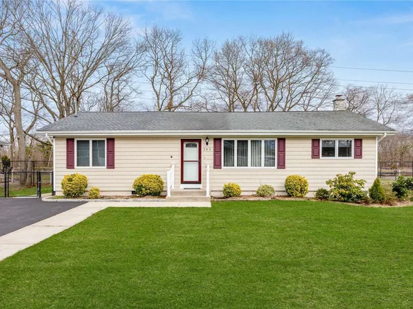 161 Avenue C, Holbrook, NY 11741