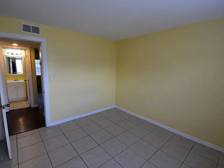1406 Holden Ave #A10 — Photo 16