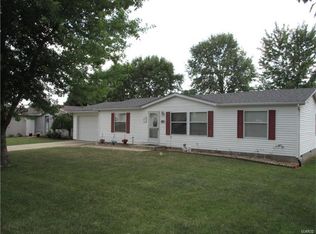 97 Meadowbrook Dr, O Fallon, IL 62269