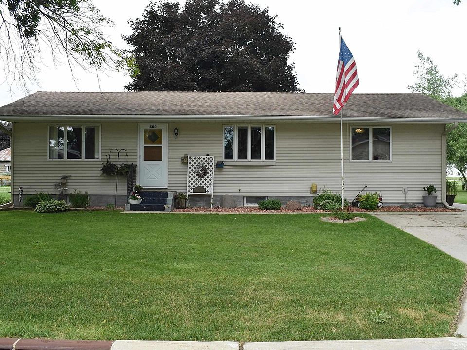 509 Elm St, Osage, IA 50461 Zillow