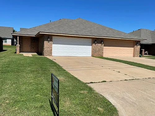 2716 Valley View Dr Photo 1