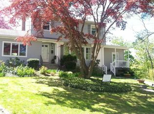 29 Williamsburg Close, Scarsdale, NY 10583