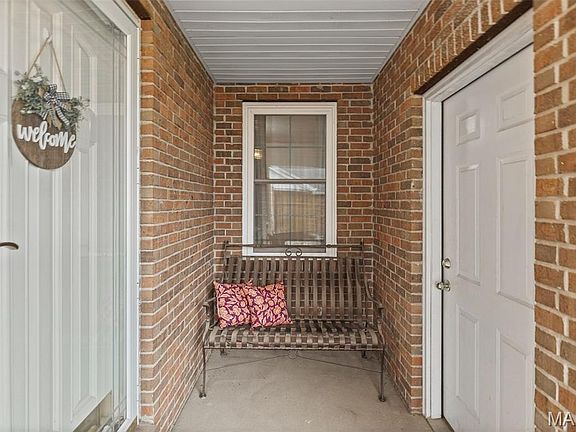 4th image of 18 Crabapple Ln