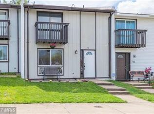 5 Regis Cir, Sterling, VA 20164