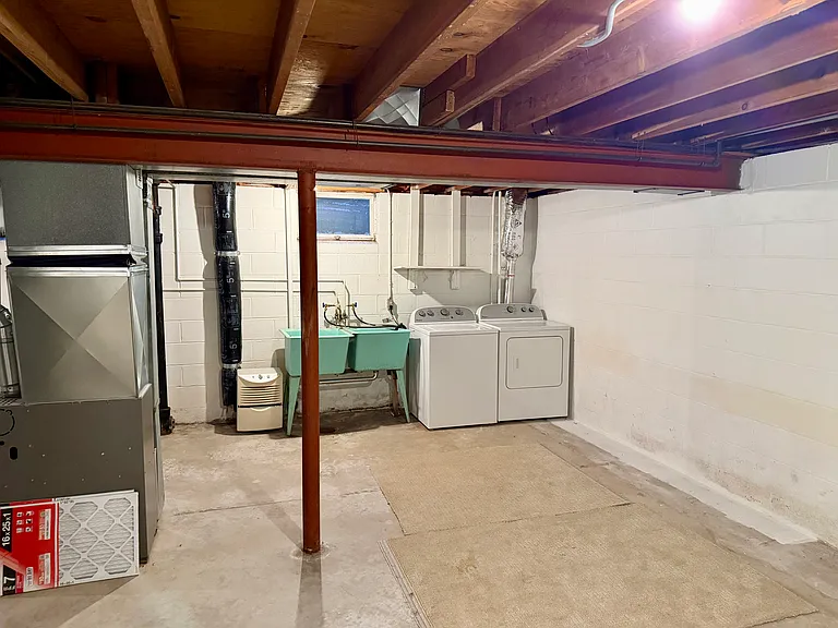 1677 Leone Ave — Photo 24