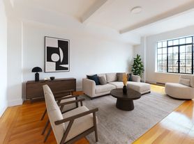 1 Christopher St
