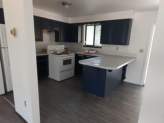 4th image of 5910 E 10th Ave