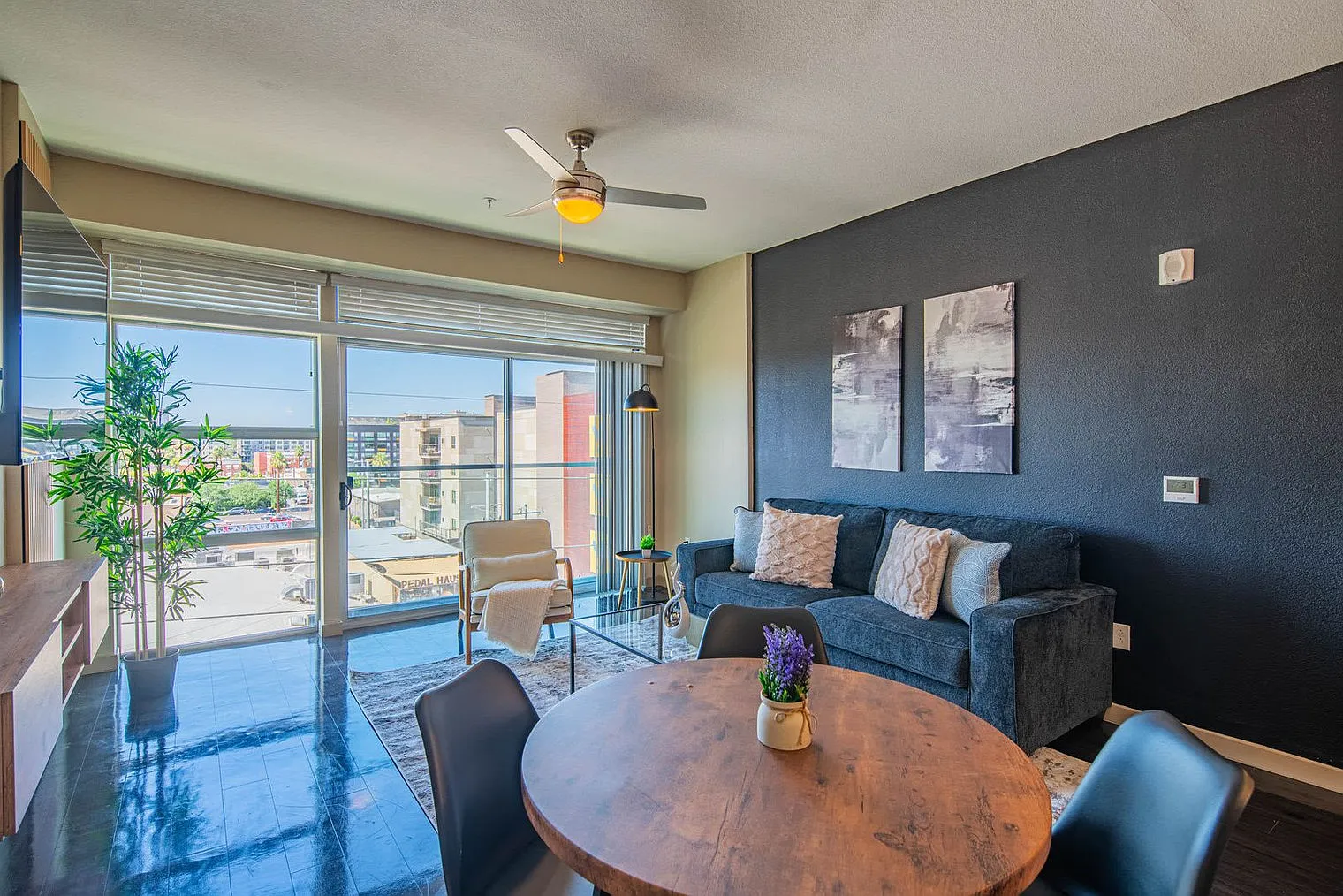 2 bed, 2.0 bath, 990 sqft, $5,067 — Photo 1