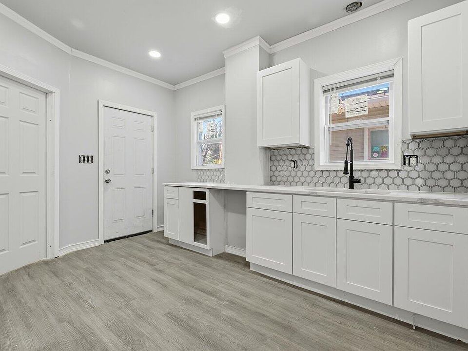 280 Holbrook St, photo 6