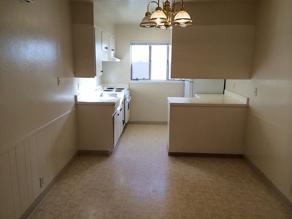 5th image of 2191 Whitman Way APT 12