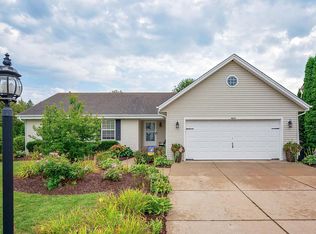 4011 W Whispering Ridge PASS, Franklin, WI 53132
