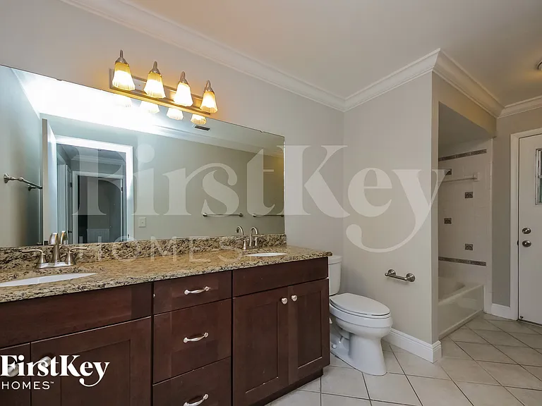 2409 Brookside Ave — Photo 9