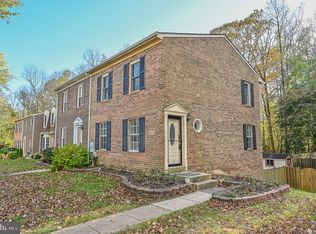 8922 Shamrock Ct, Springfield, VA 22152