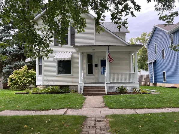 327 W Pells St, Paxton, IL 60957