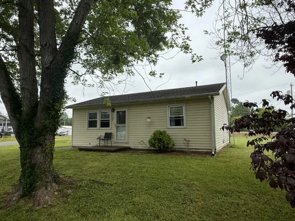1104 Valter Dr, Carmi, IL 62821