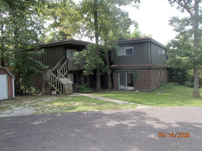2nd image of 1104 E North Kathryn