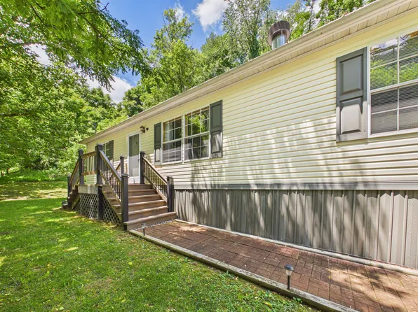 120 Holly St, Pulaski, VA 24301