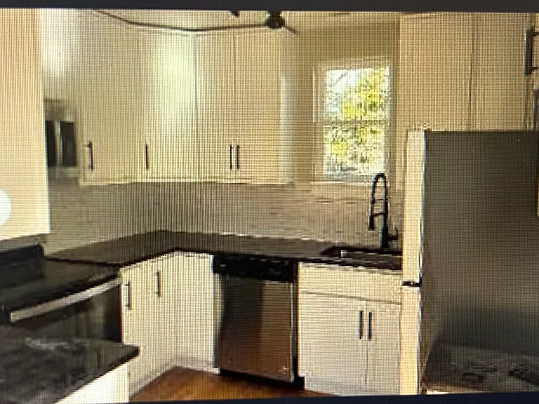 2832A Dodson St — Photo 2