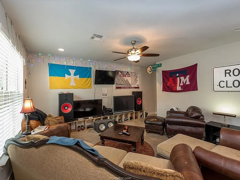 4308 Oaklawn St — Photo 4