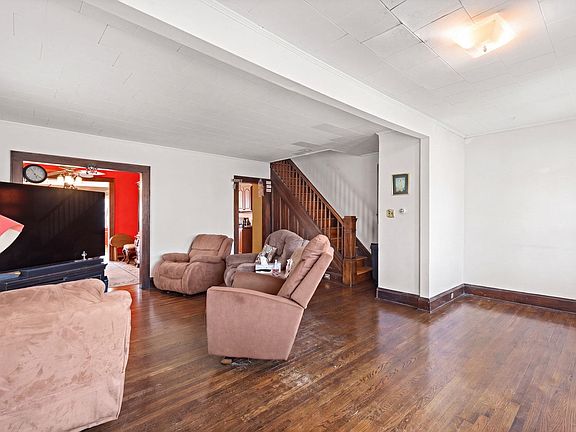 2nd image of 420 Rutherford Ave