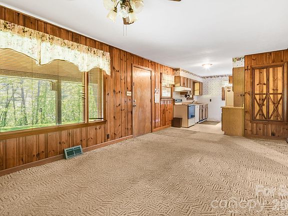 15th image of 435 Upper Glady Fork Rd