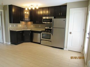 205 1/2 6th St APT 11, Coralville, IA 52241