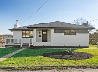 10660 Airview Dr, North Huntingdon, PA 15642