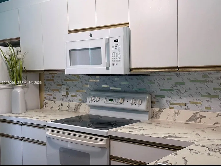 773 Crystal Lake Dr #773 — Photo 5