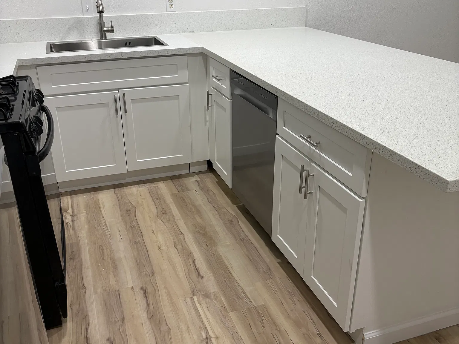 3 bed, 1100 sqft, $1,795 — Photo 2