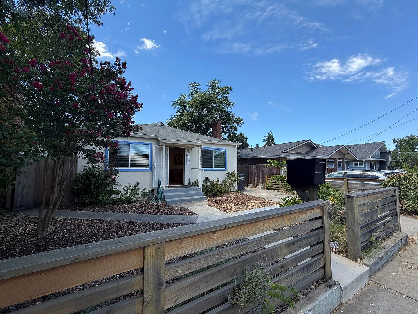 4 bedroom | 2 bathroom | Single family home in Tahoe Park — Photo 3
