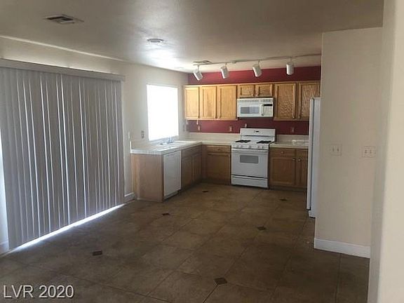 3rd image of 1842 E Pyle Ave