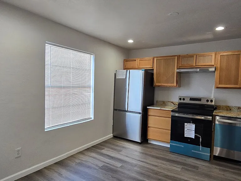 Clems Road Apartments — Photo 7