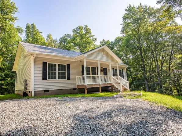 690 Mountain Dr, Bryson City, NC 28713