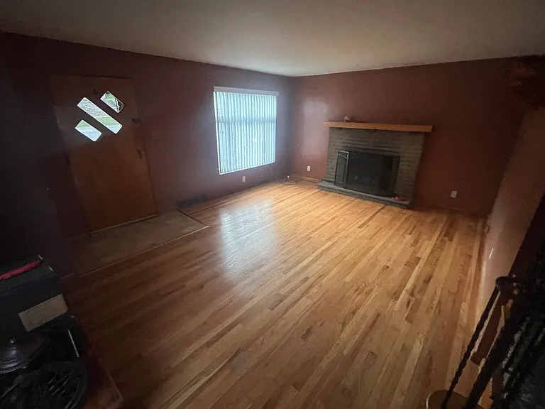 449 Duss Ave — Photo 3