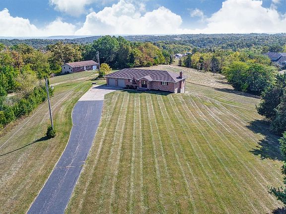 3rd image of 2058 Piper Dr