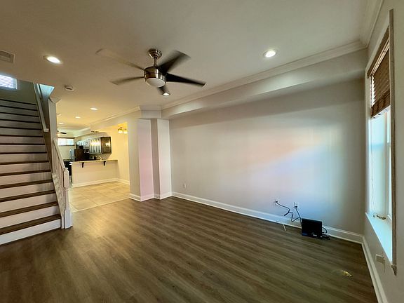 2nd image of 709 Scott St