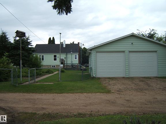 5th image of 4809 47a St