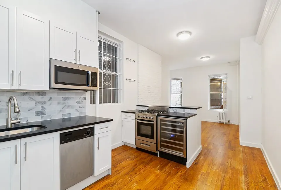 21 1st Ave #5