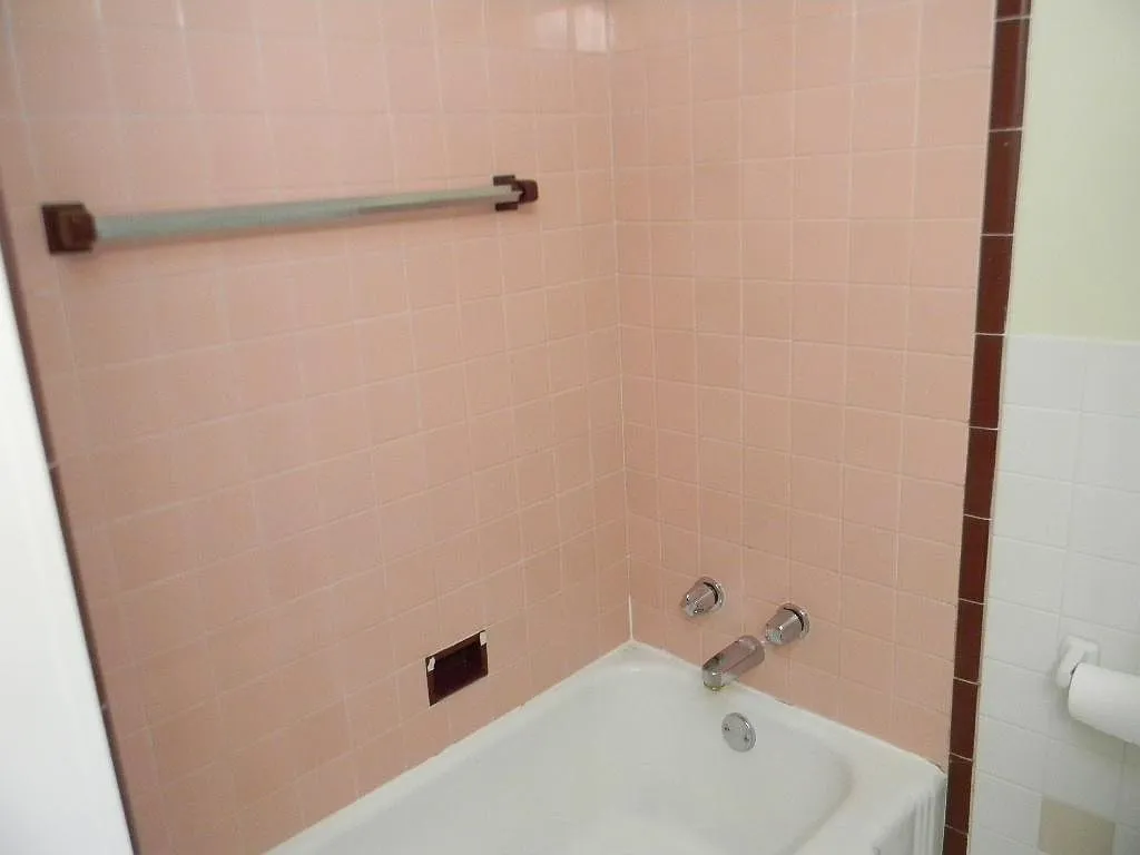 1 bed, 1100 sqft, $1,420 — Photo 4