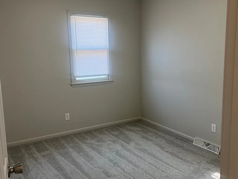 5333 Curtis Ave — Photo 10