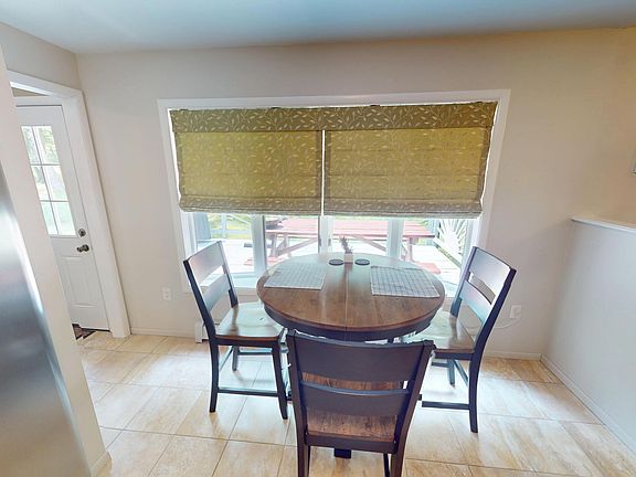 4th image of 107 Winterberry Dr