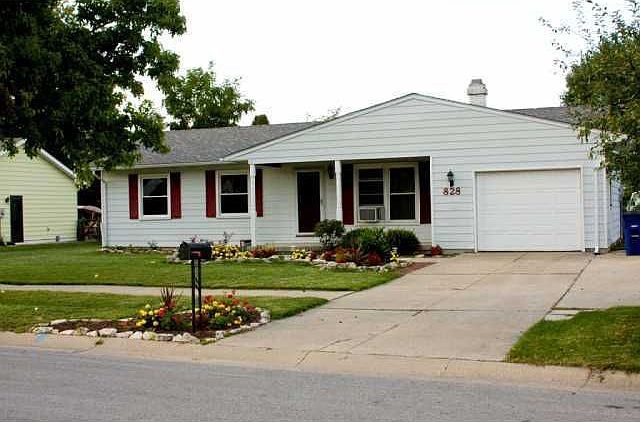 1st image of 828 Normandie Blvd